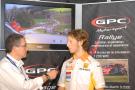 Le pilote de l'écurie Renault F1 sur le stand GPC